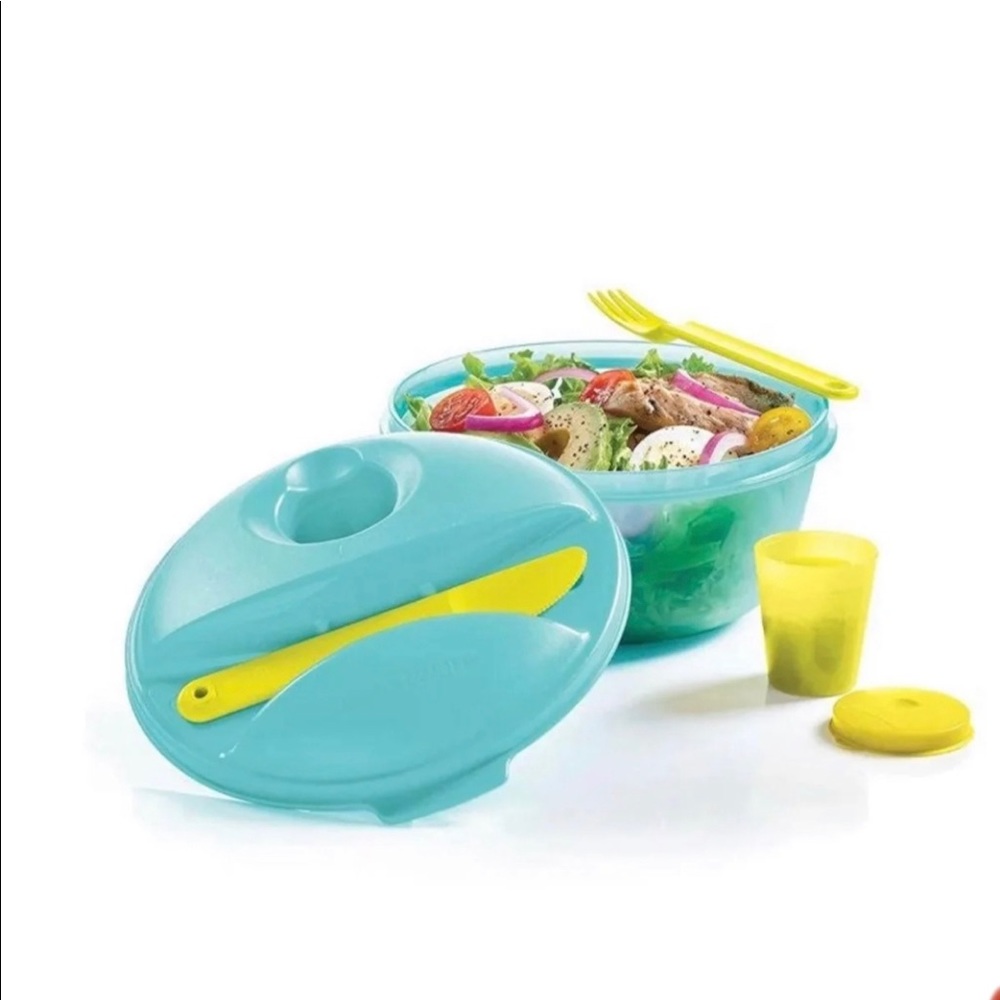 Tupperware salad on the go NEW!!